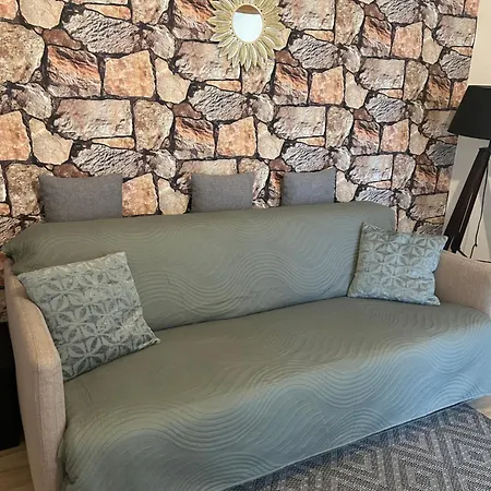 Apartament Independant *